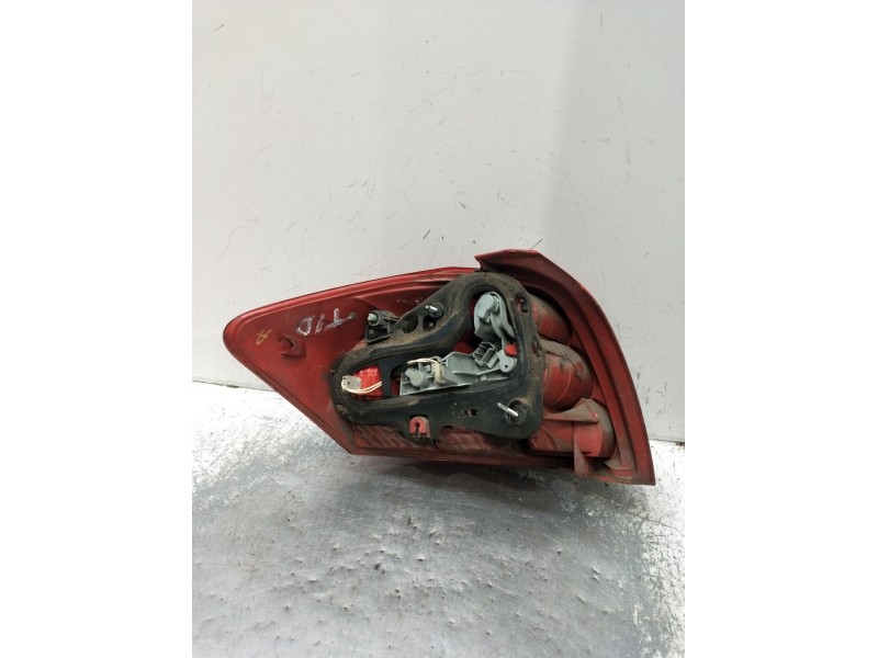 Recambio de piloto trasero derecho para toyota auris (_e15_) 1.4 d-4d (nde150_) referencia OEM IAM  VER FOTOS 2006
