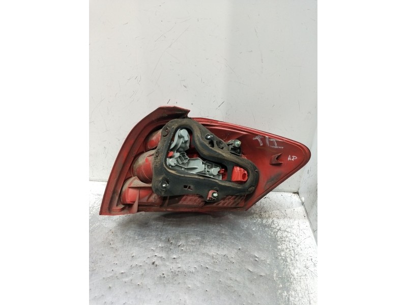Recambio de piloto trasero izquierdo para toyota auris (_e15_) 1.4 d-4d (nde150_) referencia OEM IAM   2006