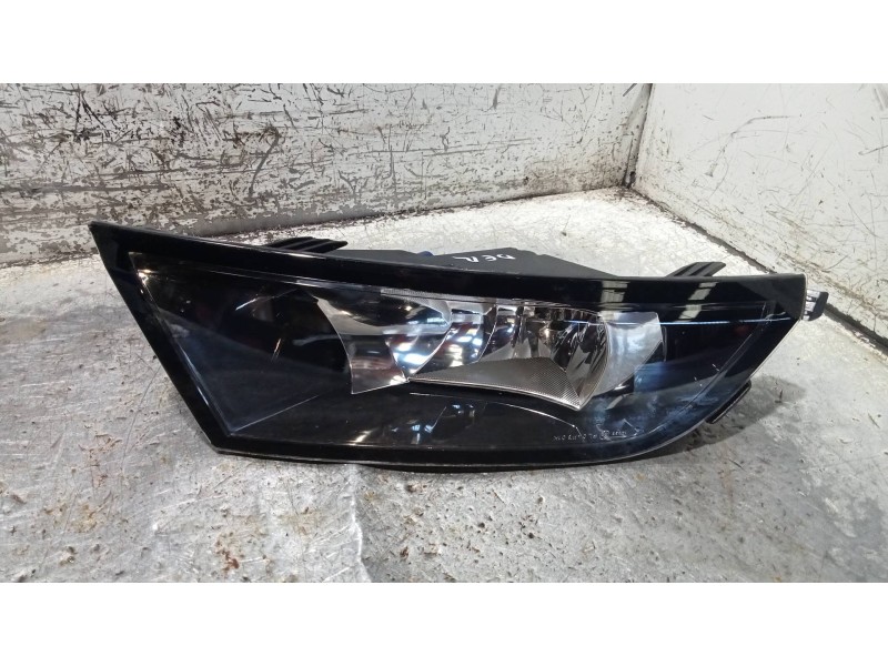 Recambio de piloto delantero derecho para skoda fabia 1.0 tsi referencia OEM IAM 6V0941700A 90138613 