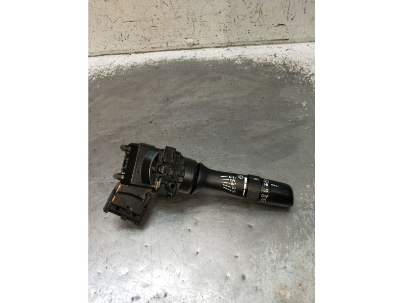 Recambio de mando limpia para toyota auris (_e15_) 1.4 d-4d (nde150_) referencia OEM IAM 17F243  2006