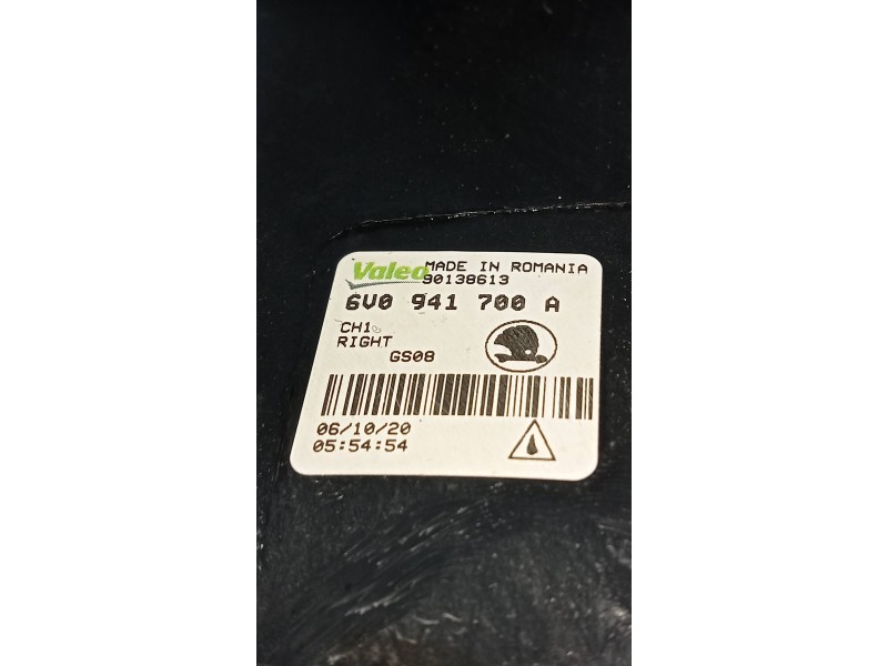 Recambio de piloto delantero derecho para skoda fabia 1.0 tsi referencia OEM IAM 6V0941700A 90138613 