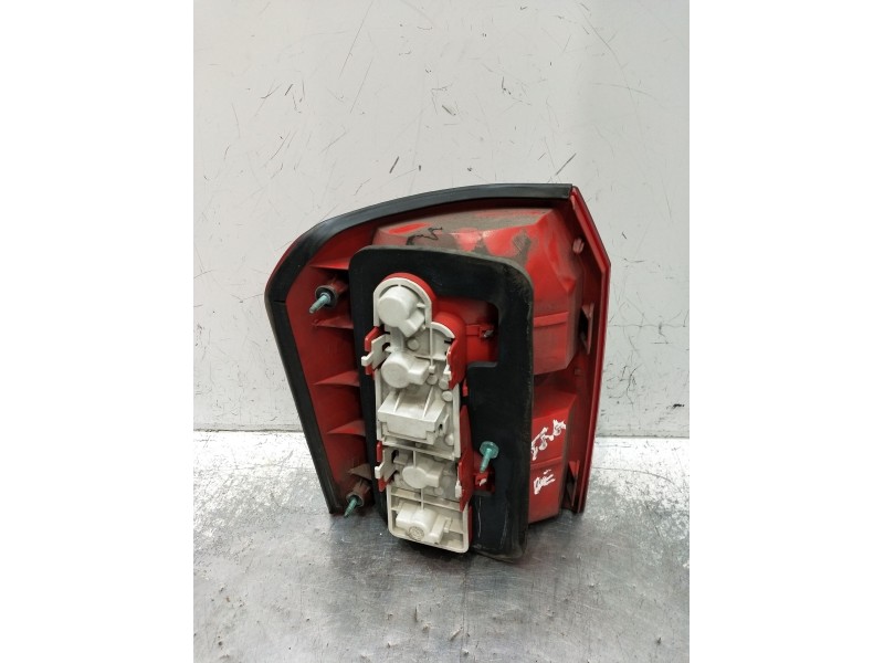 Recambio de piloto trasero derecho para audi a2 (8z0) 1.4 tdi referencia OEM IAM   2000