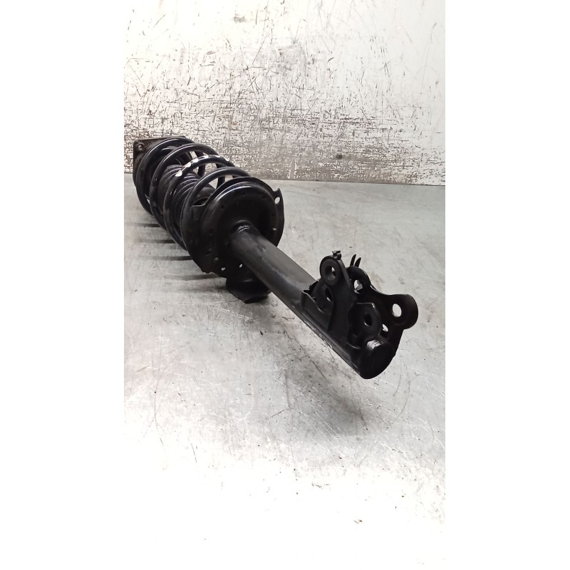 Recambio de amortiguador delantero izquierdo para mercedes-benz clase b sports tourer (w245) b 200 cdi (245.208) referencia OEM 