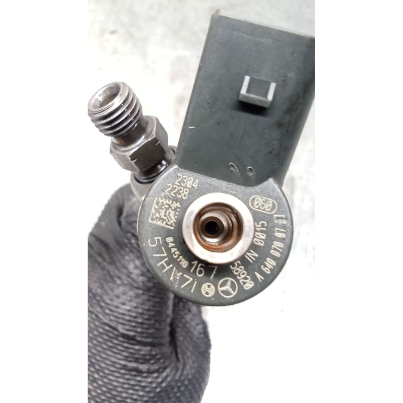 Recambio de inyector para mercedes-benz clase b sports tourer (w245) b 200 cdi (245.208) referencia OEM IAM 0445118167 A64007007