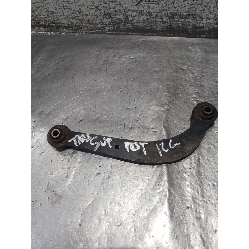Recambio de brazo suspension superior trasero izquierdo para toyota avensis sedán (_t25_) 2.0 d-4d (cdt250_) referencia OEM IAM 