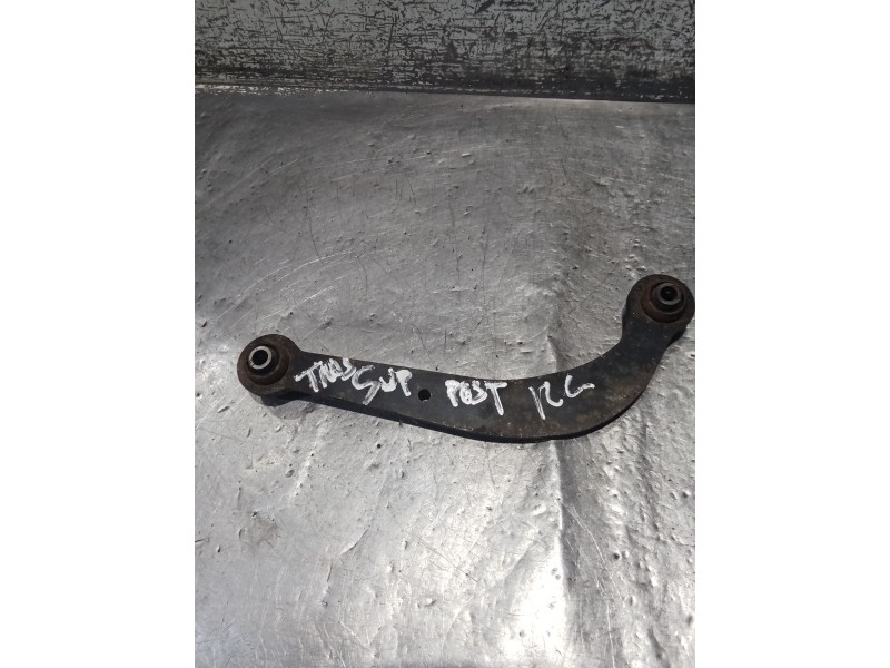 Recambio de brazo suspension superior trasero izquierdo para toyota avensis sedán (_t25_) 2.0 d-4d (cdt250_) referencia OEM IAM 