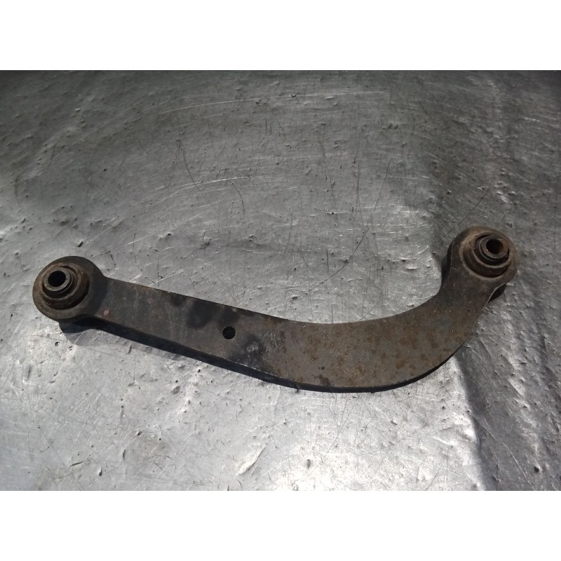 Recambio de brazo suspension superior trasero derecho para toyota avensis sedán (_t25_) 2.0 d-4d (cdt250_) referencia OEM IAM   