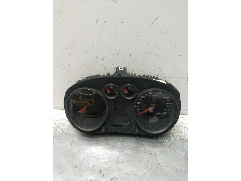 Recambio de cuadro instrumentos para audi a2 (8z0) 1.4 tdi referencia OEM IAM 8Z0920900 110080020001 2000