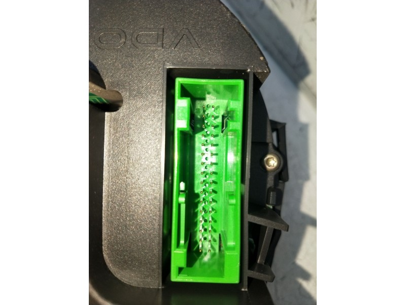 Recambio de cuadro instrumentos para audi a2 (8z0) 1.4 tdi referencia OEM IAM 8Z0920900 110080020001 2000