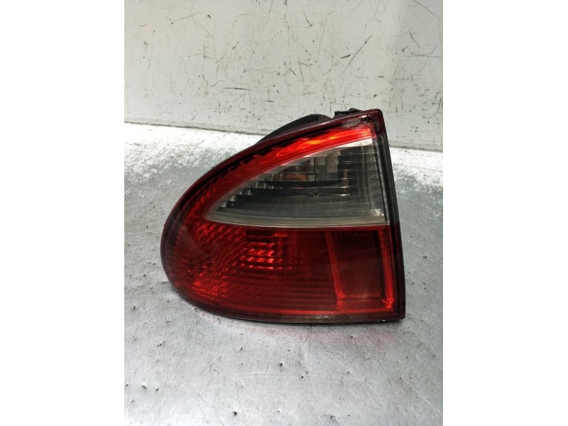 Recambio de piloto trasero izquierdo para seat leon (1m1) 1.9 tdi referencia OEM IAM   1999