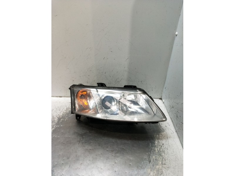 Recambio de faro derecho para saab 9-3 cabrio 2.0 cat referencia OEM IAM 00829000 XENON 2002