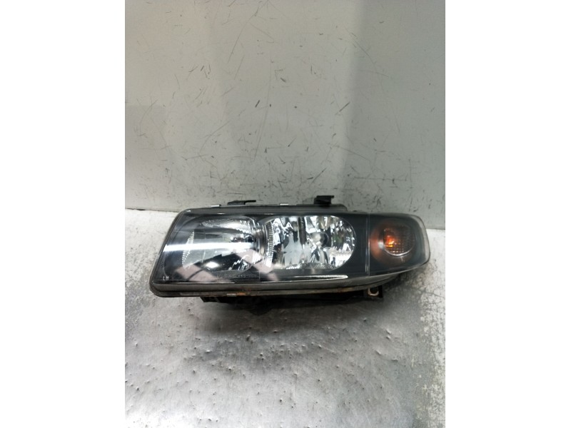 Recambio de faro izquierdo para seat leon (1m1) 1.9 tdi referencia OEM IAM   1999