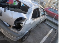 ford fiesta berlina (dx) del año 2001 2