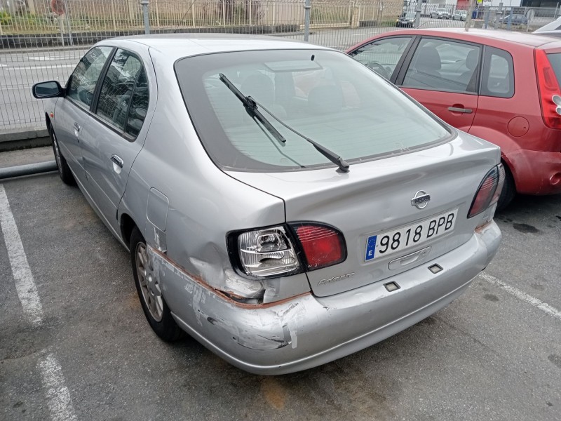 nissan primera hatchback (p11) del año 2001