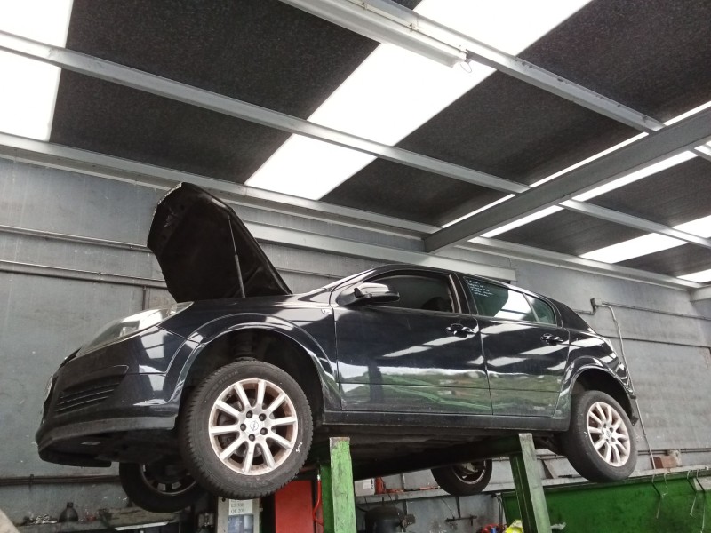 opel astra h (a04) del año 2004