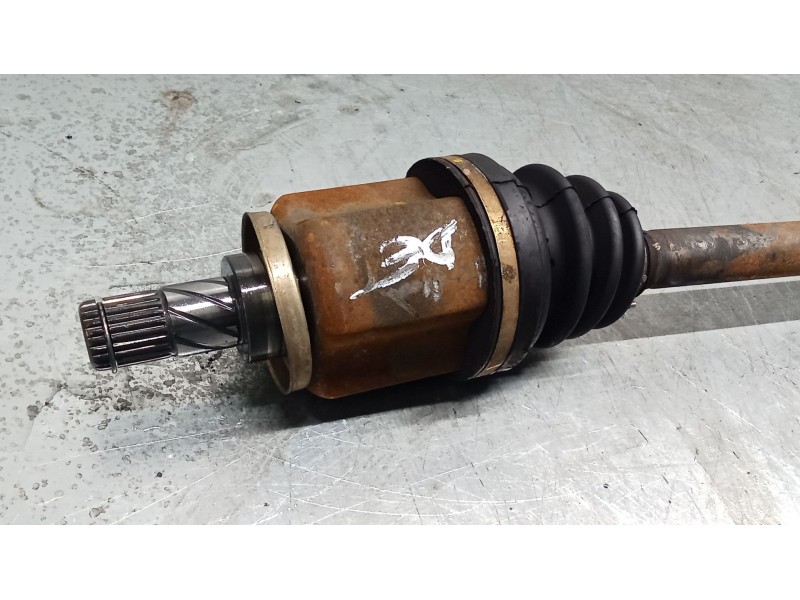 Recambio de transmision delantera derecha para nissan primera hatchback (p11) 1.6 16v referencia OEM IAM   99