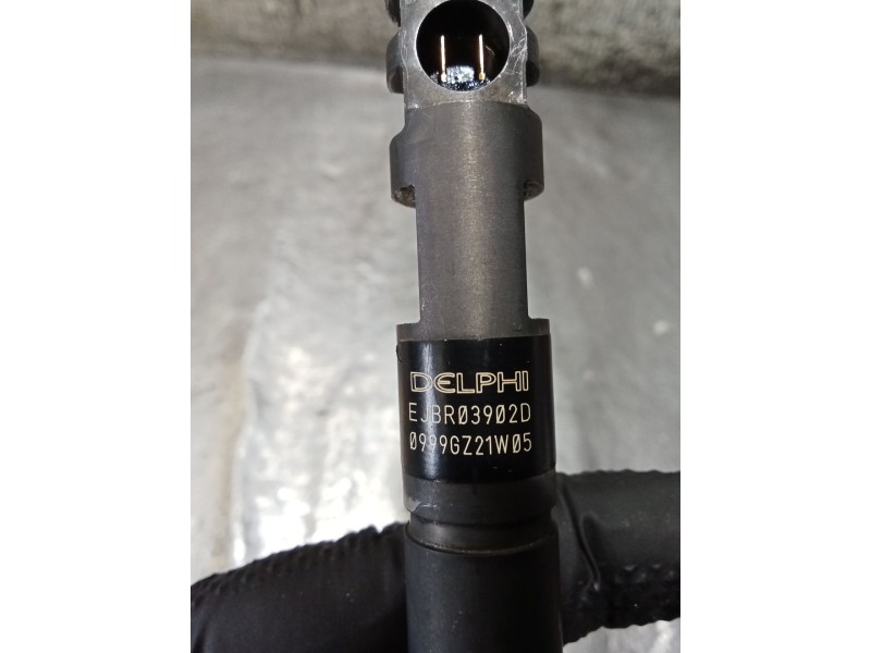 Recambio de inyector para hyundai terracan (hp) 2.9 crdi 4wd referencia OEM IAM 0999GZ21W05 EJBR03902D DELPHI