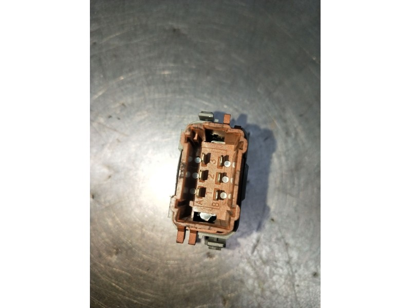 Recambio de mando elevalunas delantero derecho para renault megane ii coupé-cabriolet (em0/1_) 1.9 dci referencia OEM IAM 431195