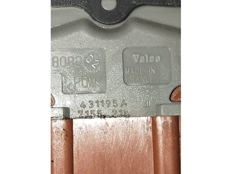 Recambio de mando elevalunas delantero derecho para renault megane ii coupé-cabriolet (em0/1_) 1.9 dci referencia OEM IAM 431195
