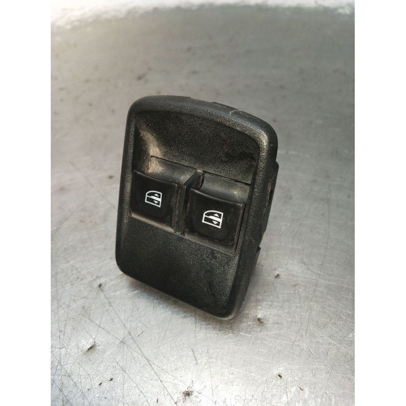 Recambio de mando elevalunas delantero izquierdo para dacia dokker monospace (ke_) 1.5 dci (keaj, keah) referencia OEM IAM 25411