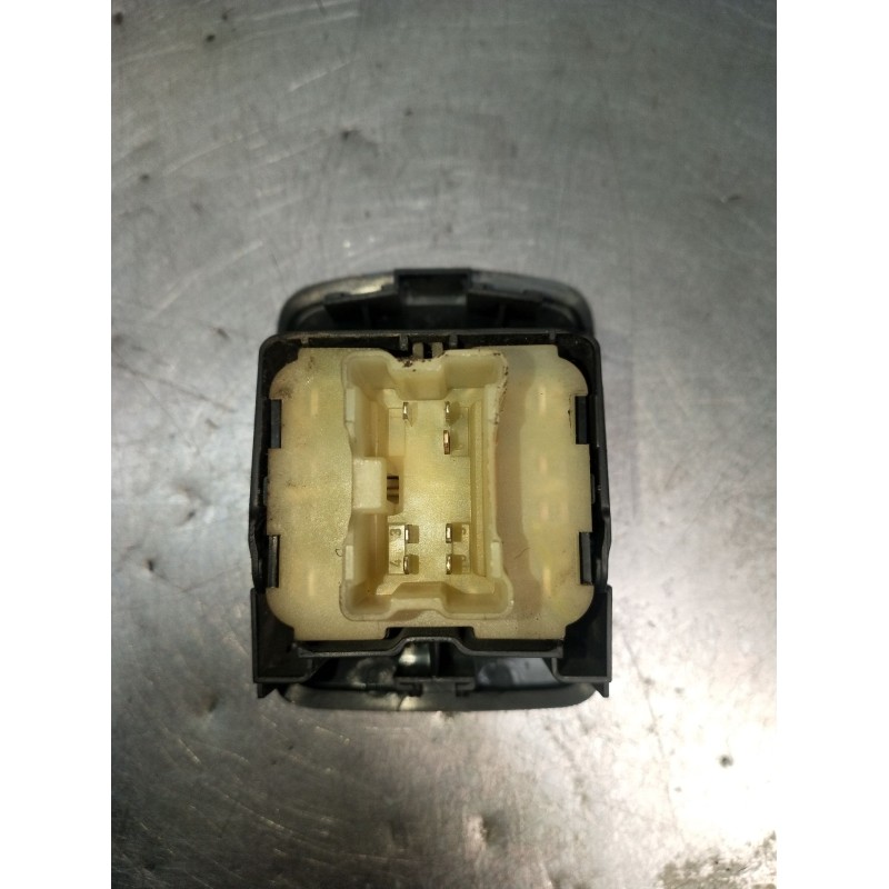 Recambio de mando elevalunas delantero izquierdo para dacia dokker monospace (ke_) 1.5 dci (keaj, keah) referencia OEM IAM 25411