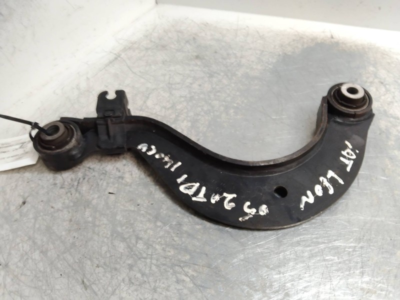 Recambio de brazo suspension superior trasero izquierdo para seat leon (1p1) 2.0 tdi referencia OEM IAM   