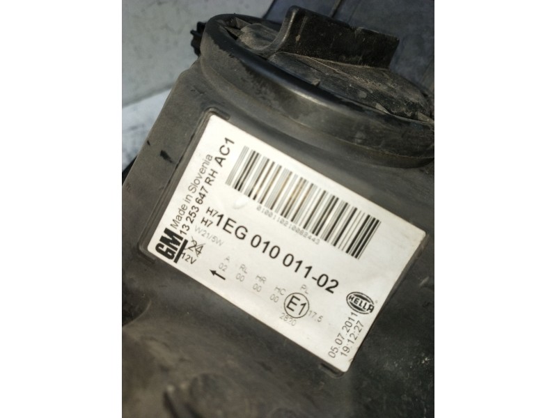 Recambio de faro derecho para opel astra j (p10) 1.4 turbo (68) referencia OEM IAM 13523647RH 1EG01001102 2010