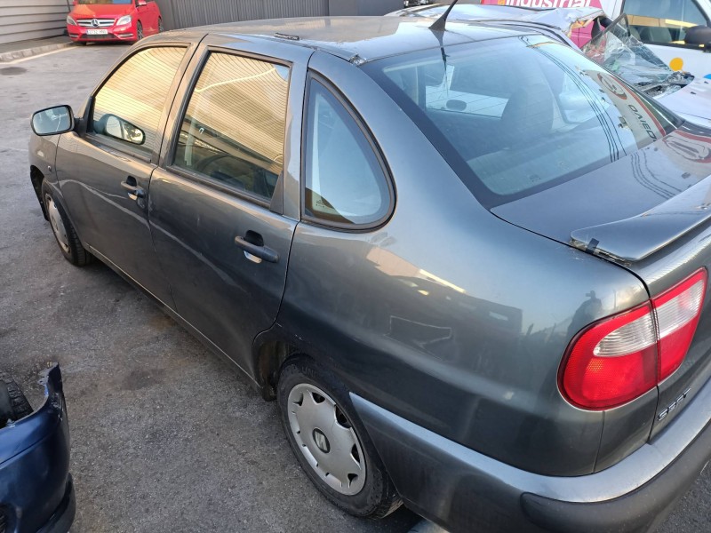 seat cordoba berlina (6k2) del año 2001