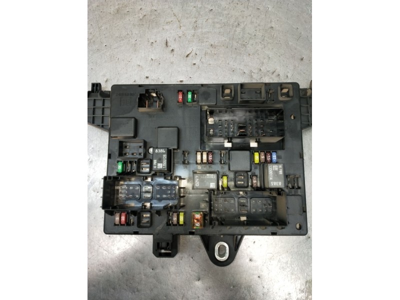 Recambio de caja reles / fusibles para opel astra j (p10) 1.4 turbo (68) referencia OEM IAM 365927271 1110022AB 13302301 2010