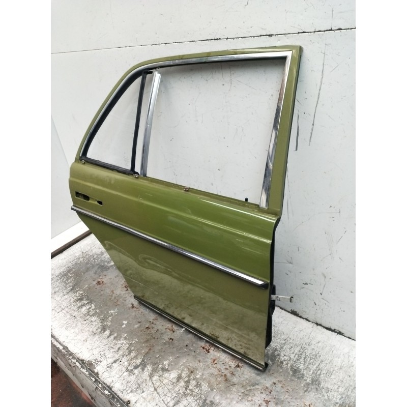 Recambio de puerta trasera derecha para mercedes-benz clase e (w123) berlina+coupe d 200 referencia OEM IAM  4P 1976