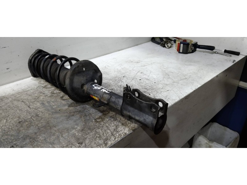 Recambio de amortiguador trasero derecho para toyota avensis berlina (t 22) 1.6 luna (5-ptas.) referencia OEM IAM   