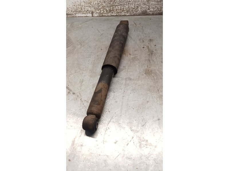 Recambio de amortiguador trasero izquierdo para ford tourneo connect 1.8 tdci referencia OEM IAM   08