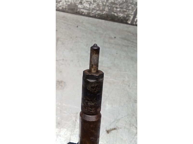 Recambio de inyector para ford tourneo connect 1.8 tdci referencia OEM IAM 7T1Q9F593AB  CONTINENTAL