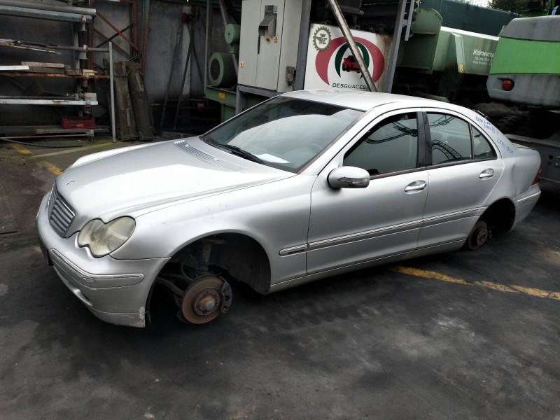 mercedes clase c (w203) berlina del año 2002