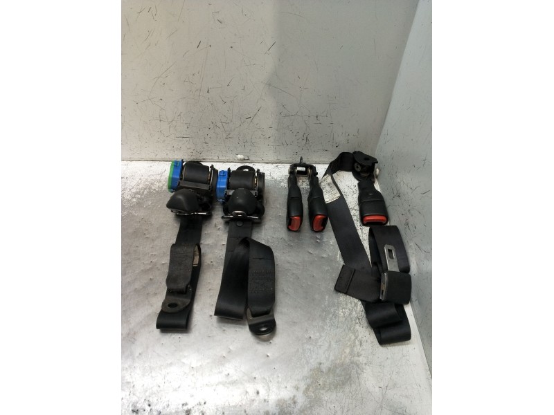Recambio de juego cinturones trasero para jeep gr.cherokee (wj/wg) 3.1 td cat referencia OEM IAM  5P 1999