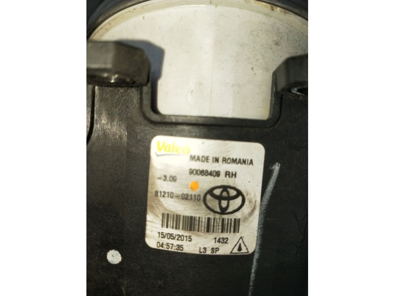 Recambio de faro antiniebla derecho para toyota aygo (_b4_) 1.0 (kgb40) referencia OEM IAM 90068409 8121002110 2014