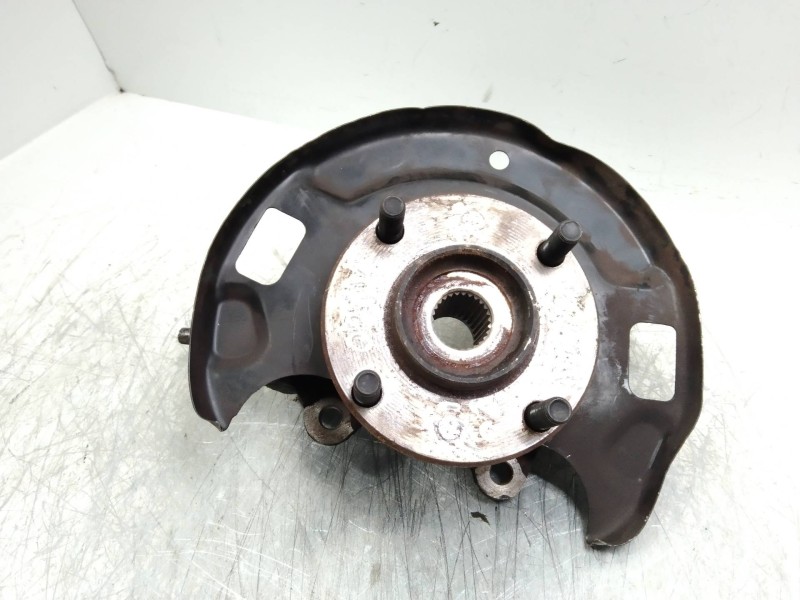 Recambio de mangueta delantera izquierda para nissan primera berl./familiar (p10/w10) 2.0 16v cat referencia OEM IAM   