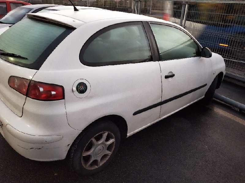 seat ibiza (6l1) del año 2004