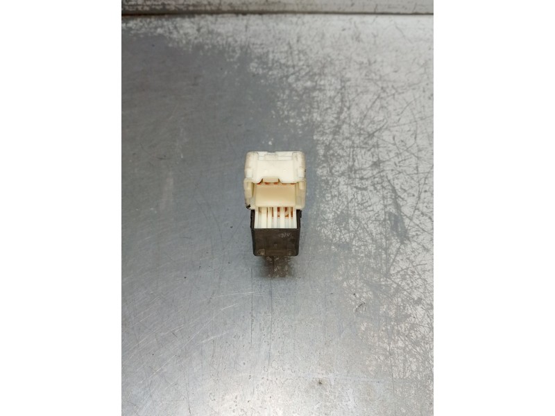 Recambio de mando elevalunas delantero derecho para nissan primera hatchback (p11) 1.6 16v referencia OEM IAM   1999 4P