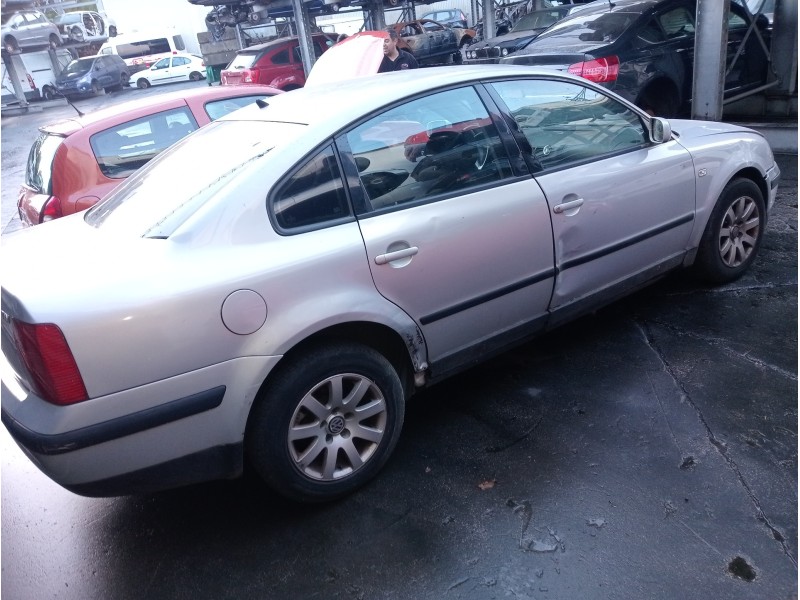 volkswagen passat berlina (3b2) del año 1999