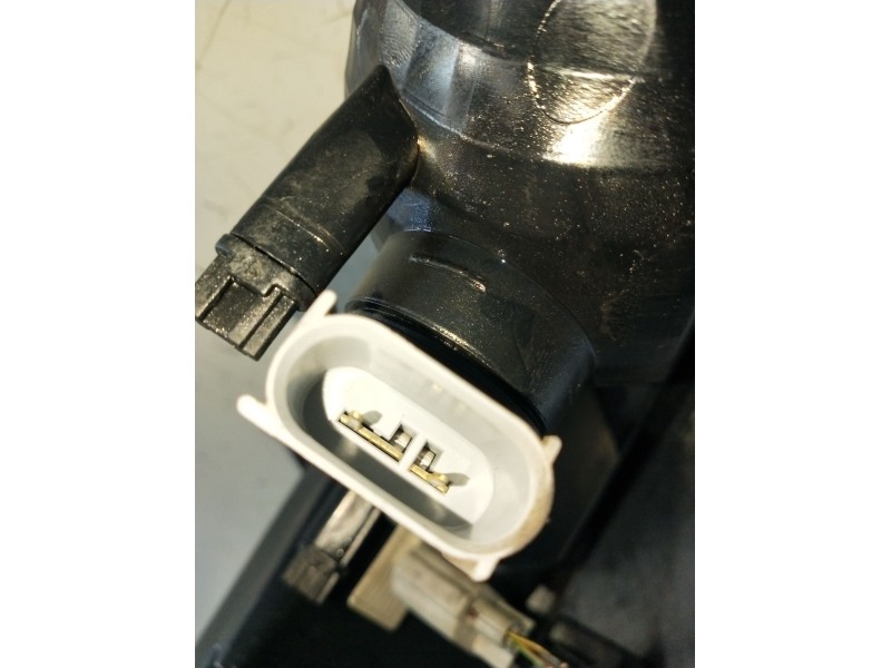 Recambio de faro antiniebla izquierdo para ford kuga (cbs) trend referencia OEM IAM CV4413B221BF  2013