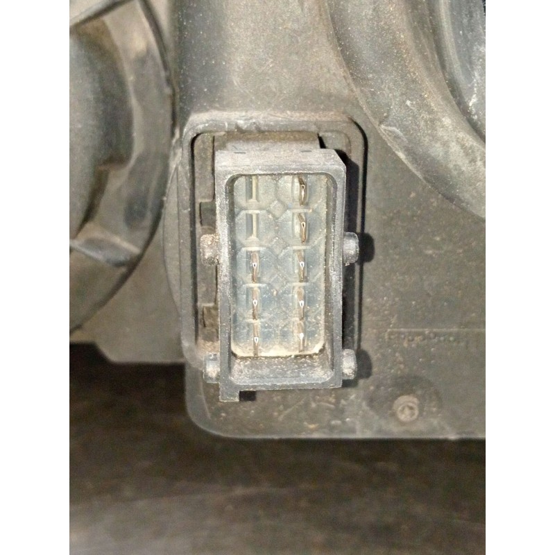Recambio de faro derecho para opel combo furgoneta/monovolumen 1.7 di 16v referencia OEM IAM  VER FOTOS CRISTAL DAÑADO 2001