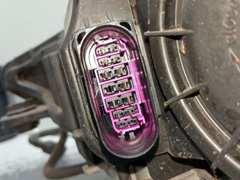 Recambio de faro derecho para audi a3 sportback (8va) ambiente referencia OEM IAM 8V0941044 1EL01074052 8V0941044 BI-XENON