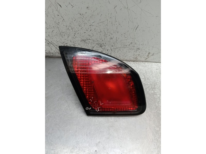 Recambio de piloto trasero izquierdo interior para nissan primera hatchback (p11) 1.6 16v referencia OEM IAM 265559F610 89020318
