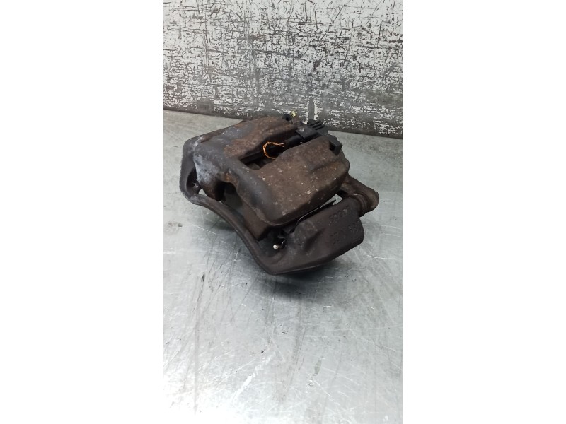 Recambio de pinza freno delantera izquierda para mercedes-benz clase c (w203) c 220 cdi (203.006) referencia OEM IAM  LUCAS 00