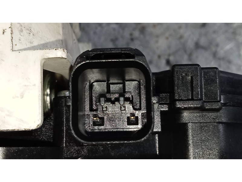 Recambio de motor cierre centralizado delantero derecho para citroen c-crosser 2.2 hdi fap cat referencia OEM IAM   