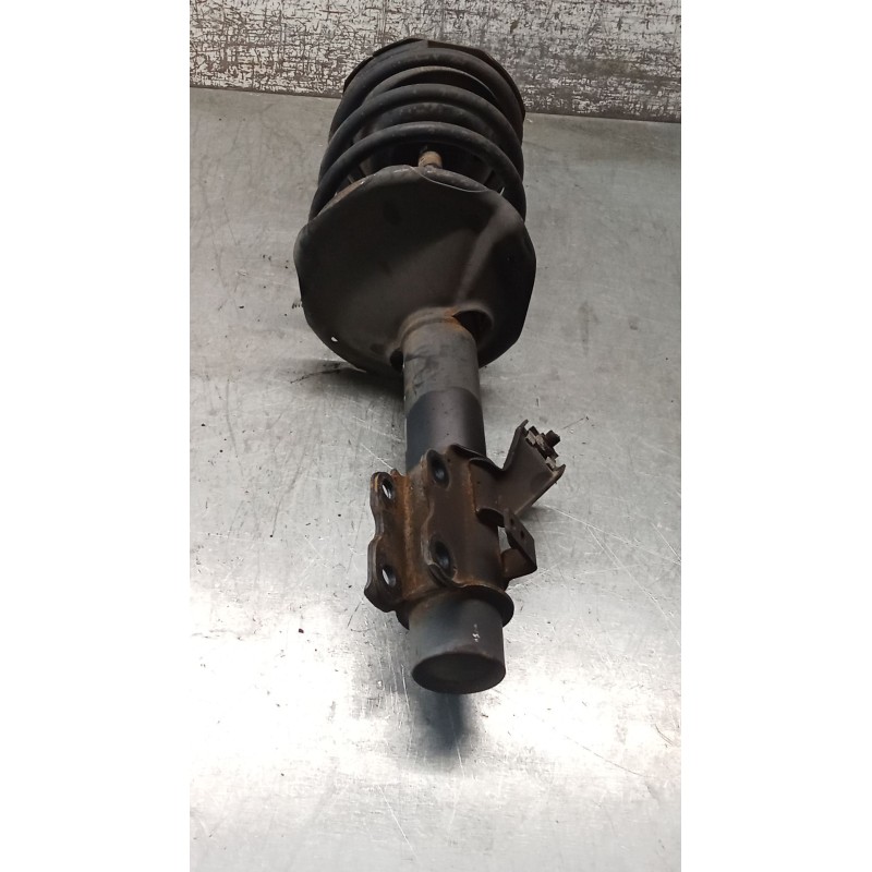 Recambio de amortiguador delantero izquierdo para nissan serena (c23) 2.3 d referencia OEM IAM   92
