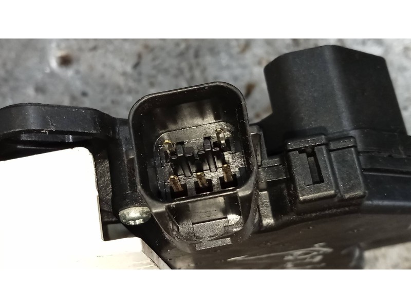 Recambio de motor cierre centralizado delantero izquierdo para citroen c-crosser 2.2 hdi fap cat referencia OEM IAM   