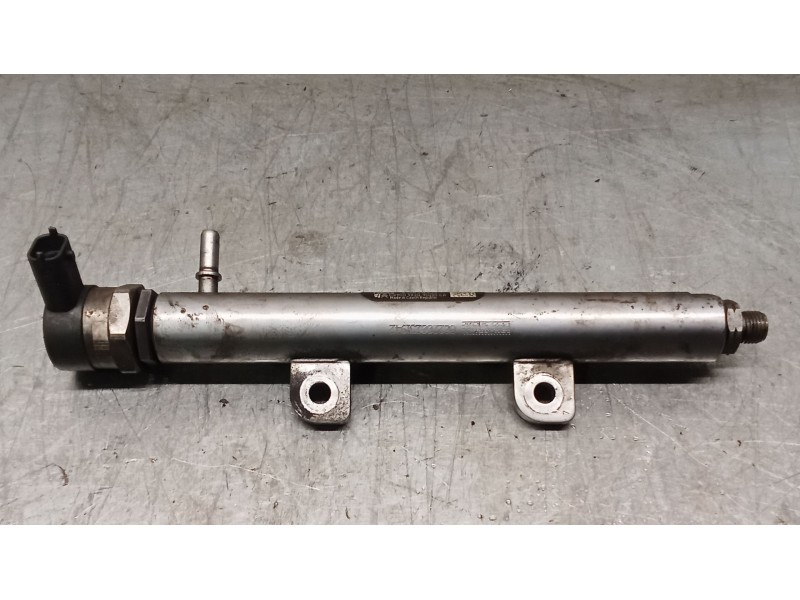 Recambio de rampa inyectora para jaguar xj luxury referencia OEM IAM 0445216028 9X2Q9D280EA 09