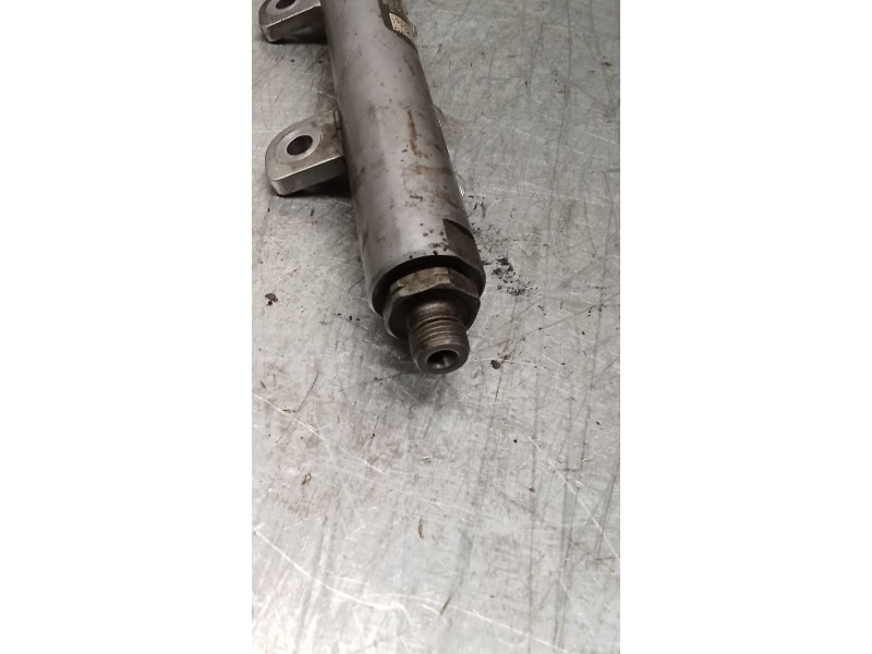 Recambio de rampa inyectora para jaguar xj luxury referencia OEM IAM 0445216028 9X2Q9D280EA 09